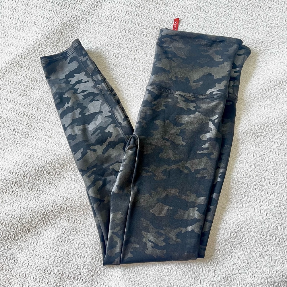 SPANX Faux Leather Black Camo Leggings Large L